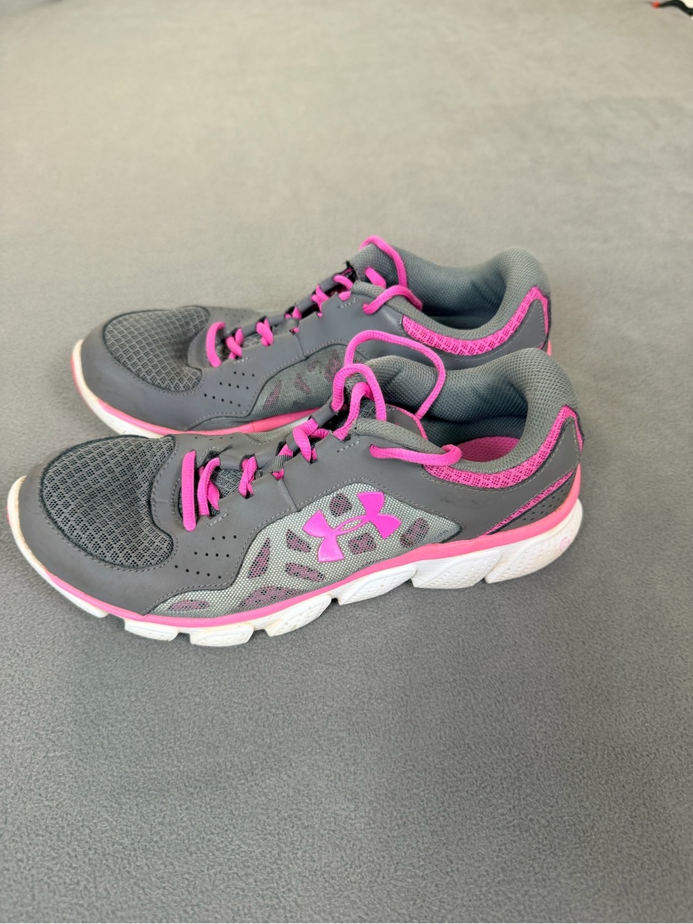 Under Armour Women’s Athletic Shoes/Sneakers-Size 9.5- Gray/Pink-Great Condition